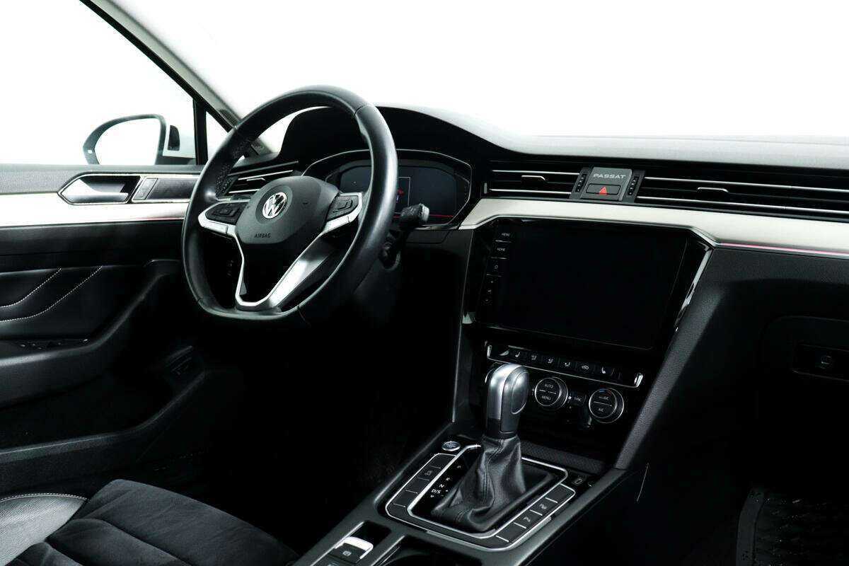 Купить Volkswagen Passat с пробегом. Фото: #8