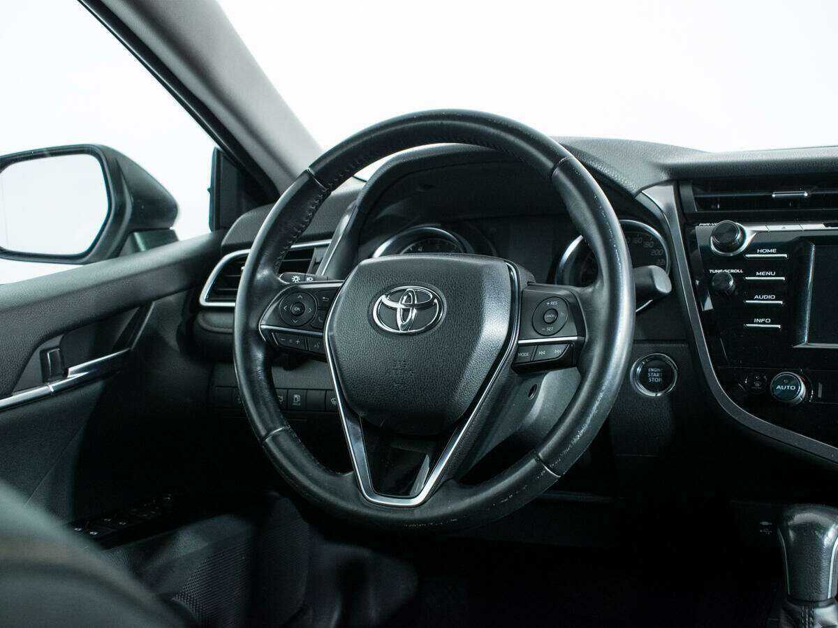 Купить Toyota Camry с пробегом. Фото: #13