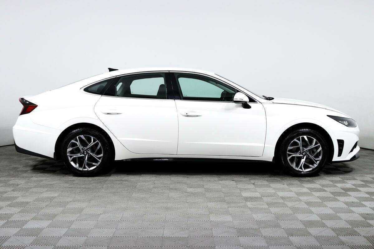 Купить Hyundai Sonata с пробегом. Фото: #3