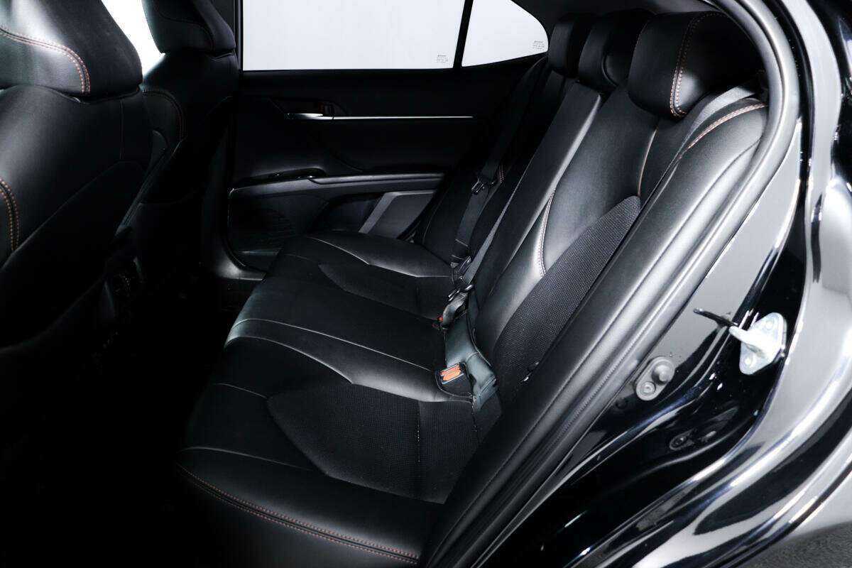 Купить Toyota Camry с пробегом. Фото: #11