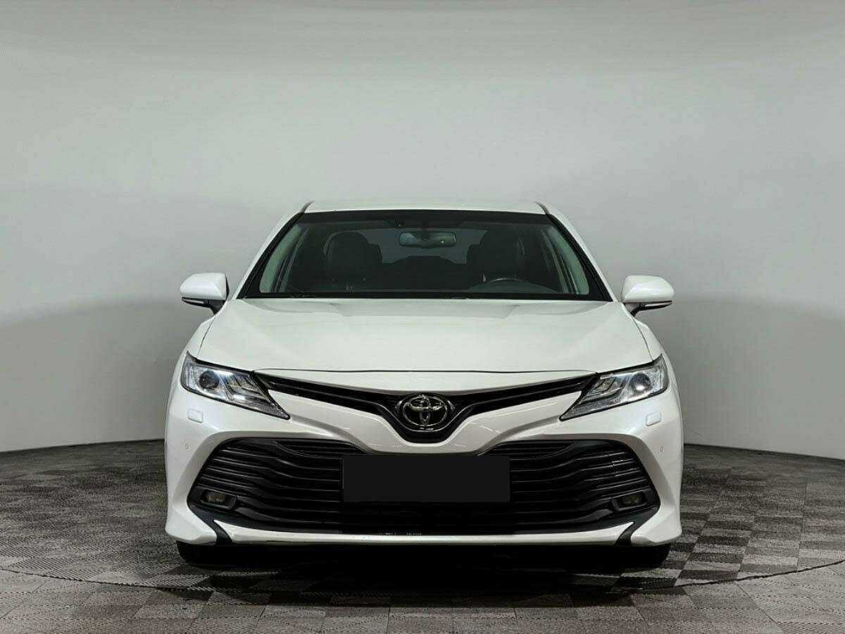 Купить Toyota Camry с пробегом. Фото: #1