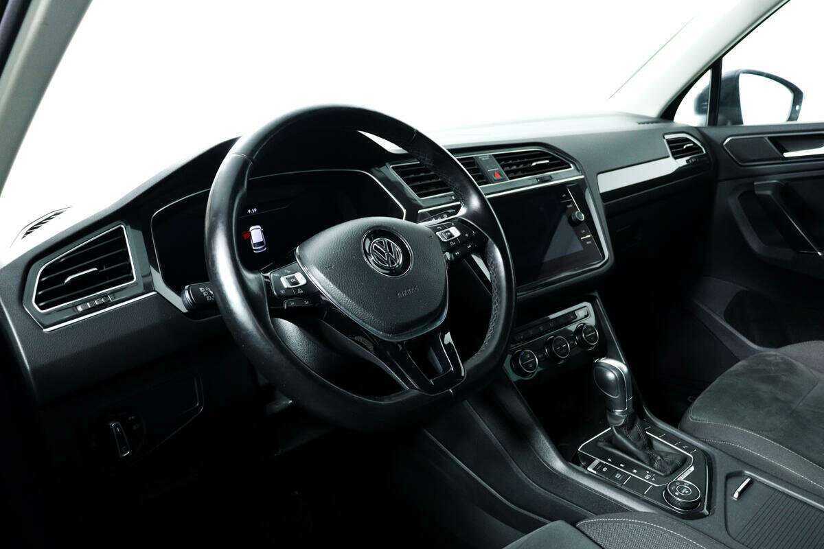 Купить Volkswagen Tiguan с пробегом. Фото: #12