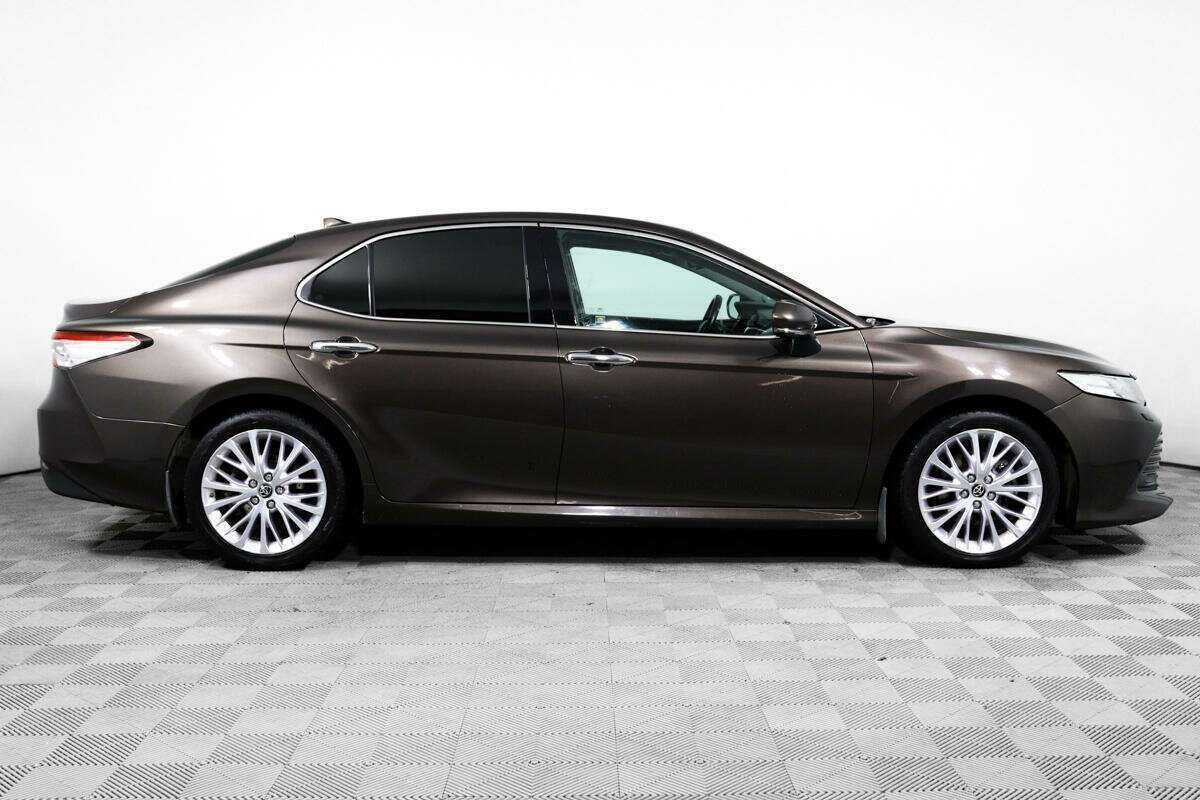 Купить Toyota Camry с пробегом. Фото: #3