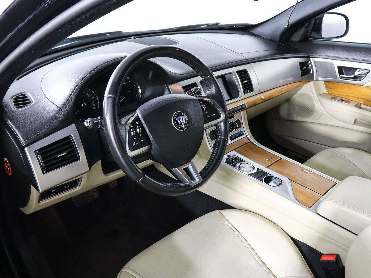 Купить Jaguar XF с пробегом. Фото: #8