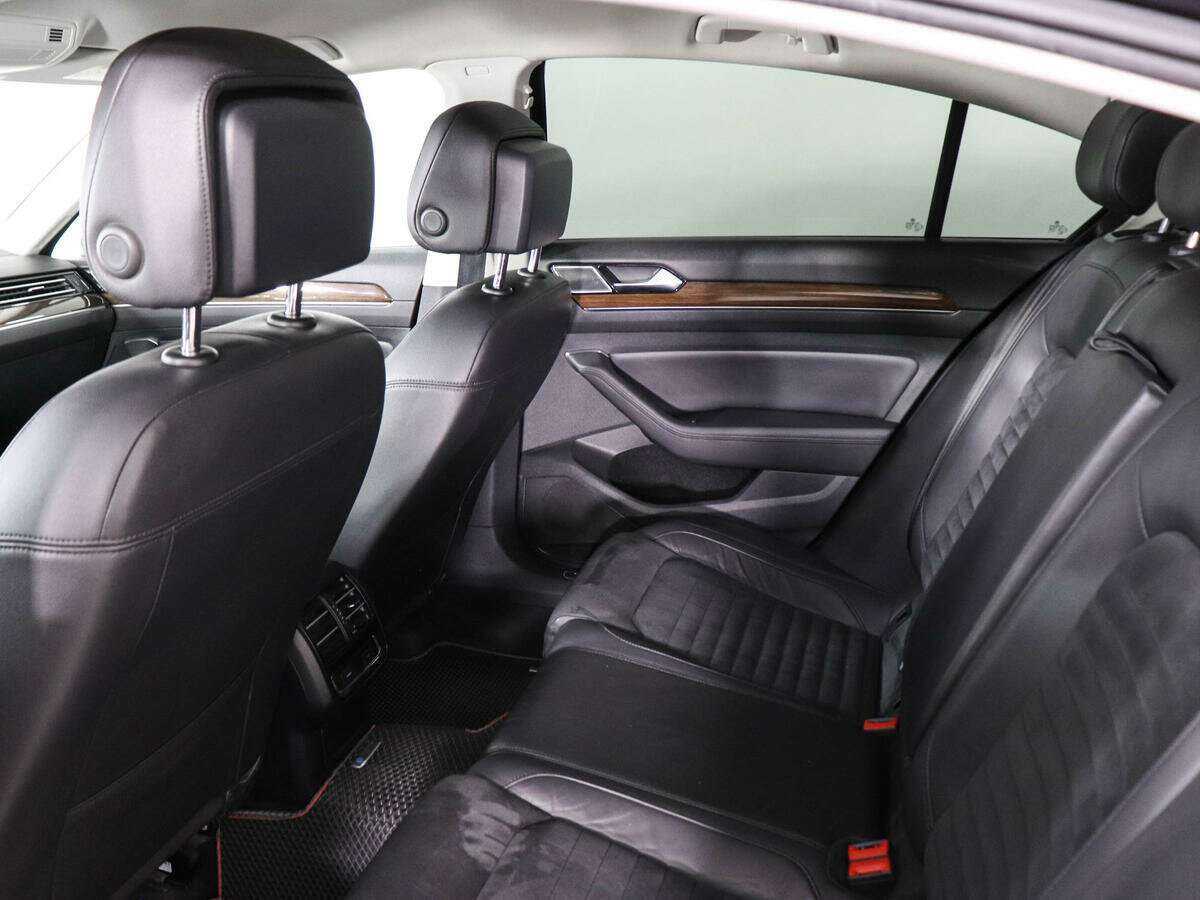 Купить Volkswagen Passat с пробегом. Фото: #9