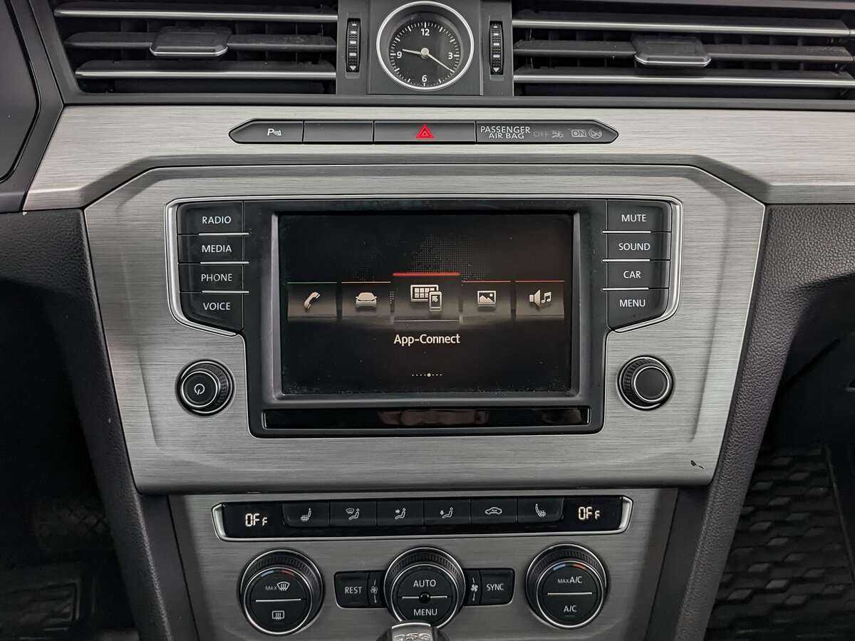Купить Volkswagen Passat с пробегом. Фото: #11