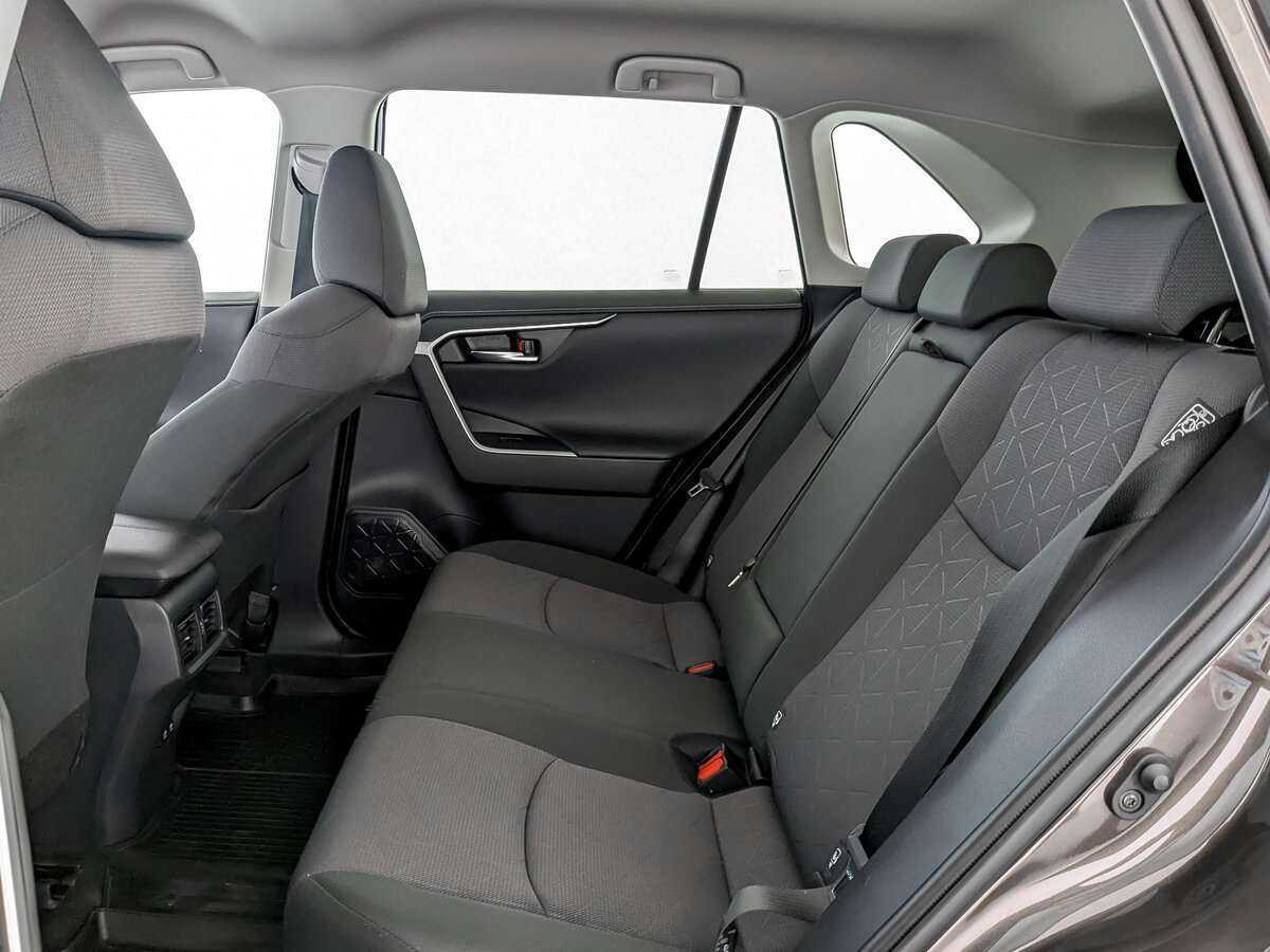 Купить Toyota RAV4 с пробегом. Фото: #9