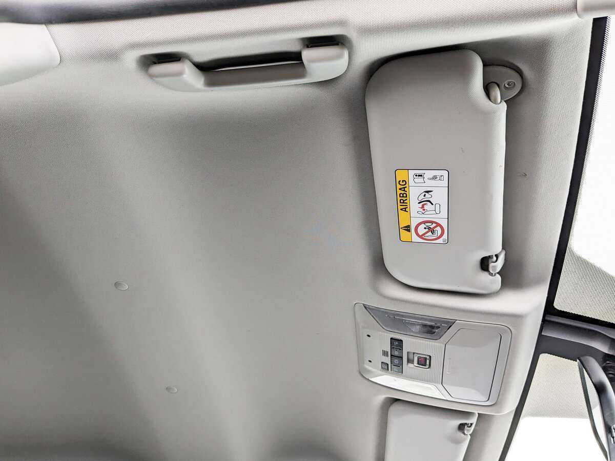 Купить Toyota RAV4 с пробегом. Фото: #17