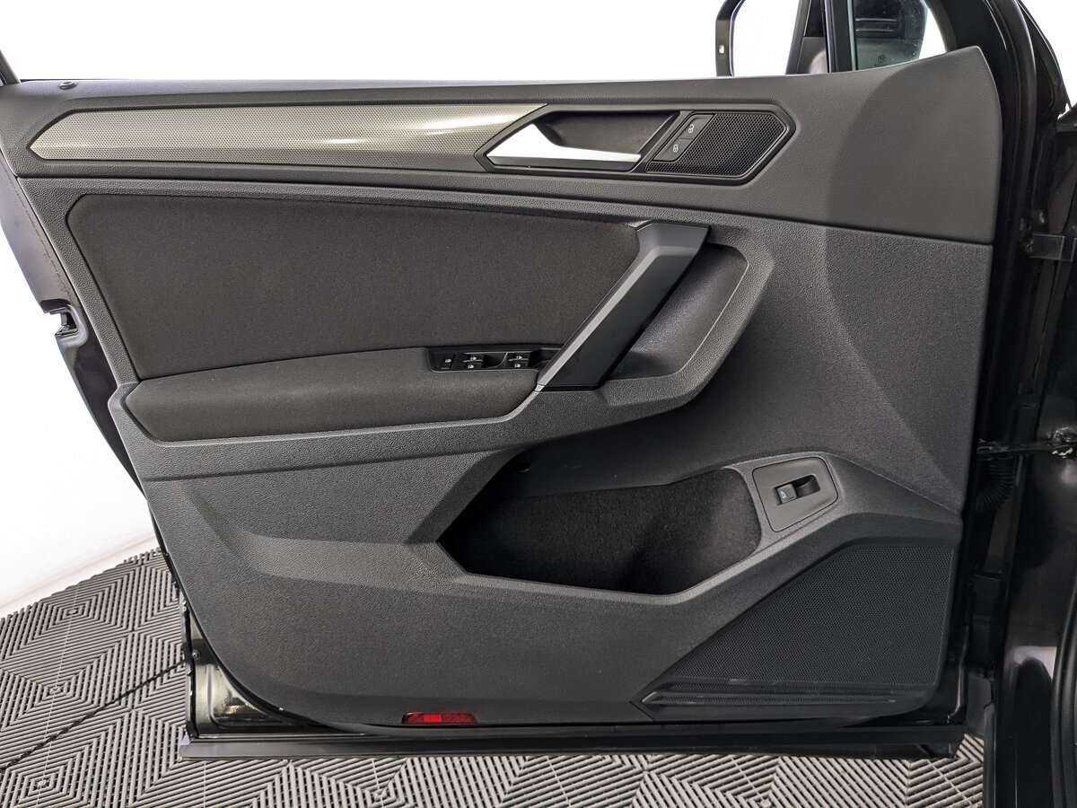 Купить Volkswagen Tiguan с пробегом. Фото: #17