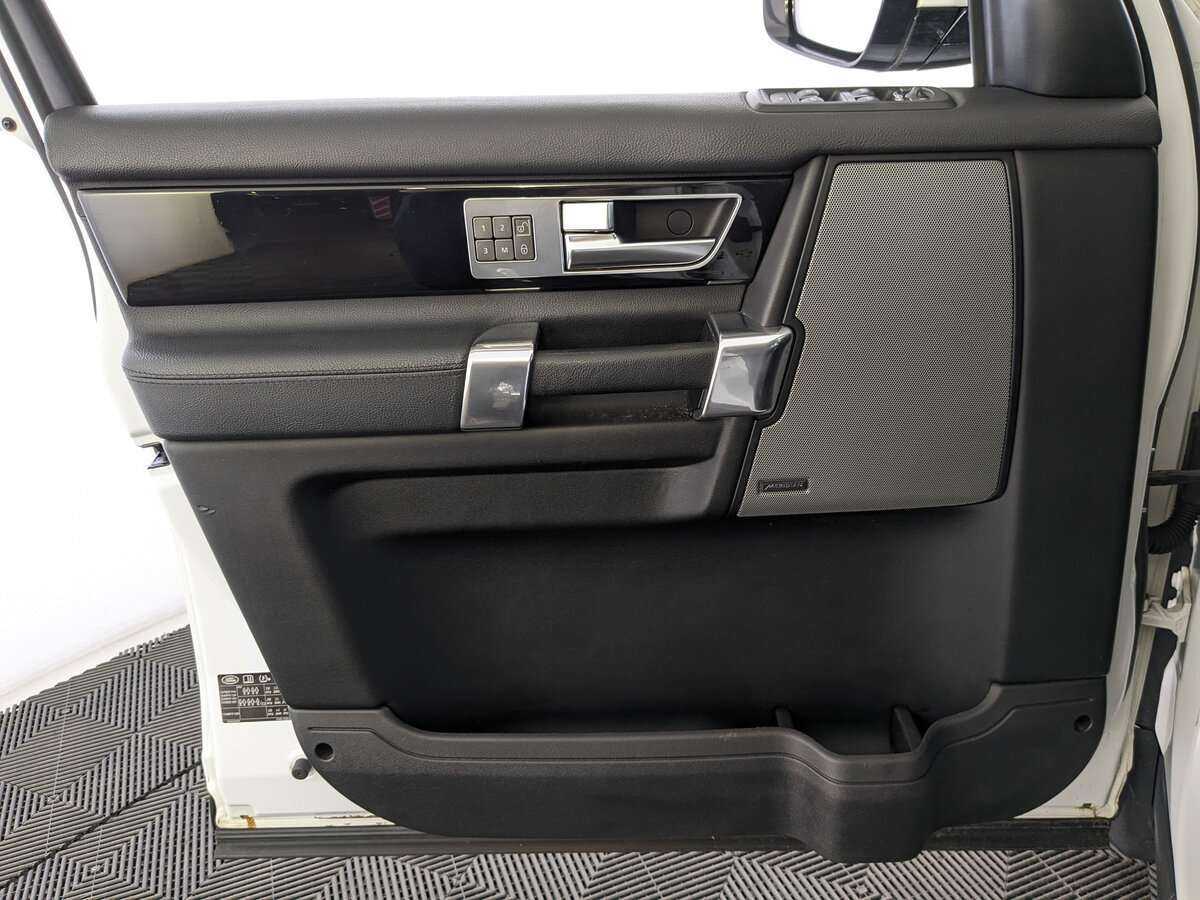 Купить Land Rover Discovery с пробегом. Фото: #11