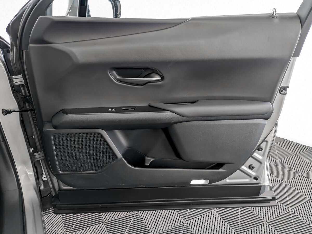 Купить Lexus UX с пробегом. Фото: #19