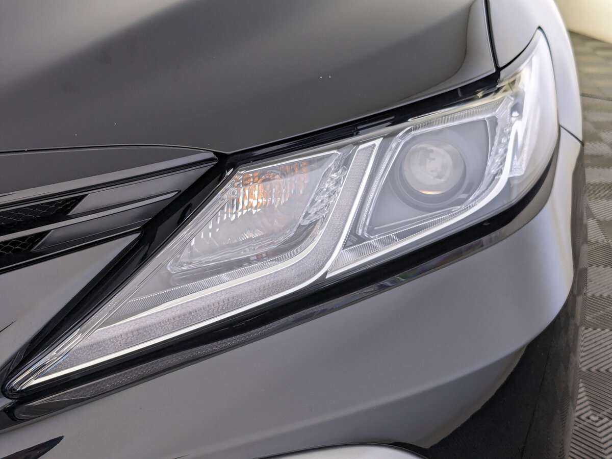 Купить Toyota Camry с пробегом. Фото: #10