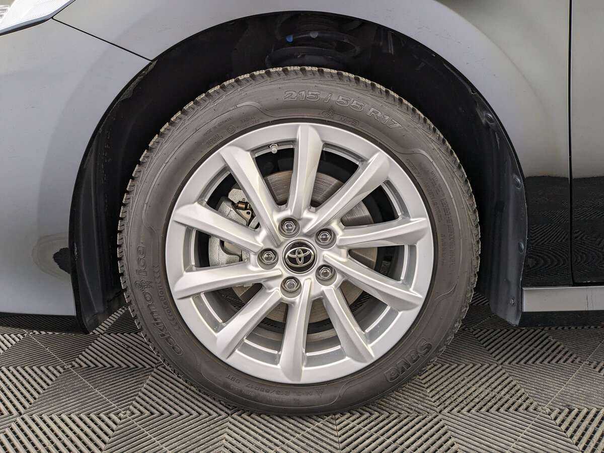 Купить Toyota Camry с пробегом. Фото: #11