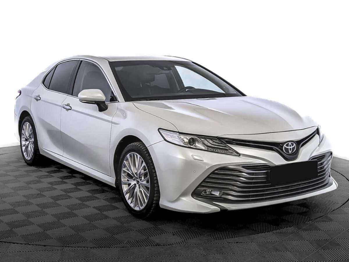 Купить Toyota Camry с пробегом. Фото: #2