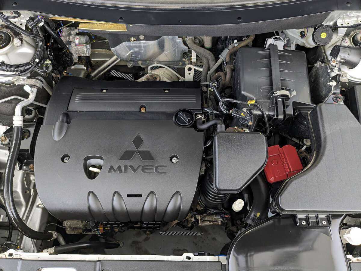 Купить Mitsubishi Outlander с пробегом. Фото: #8