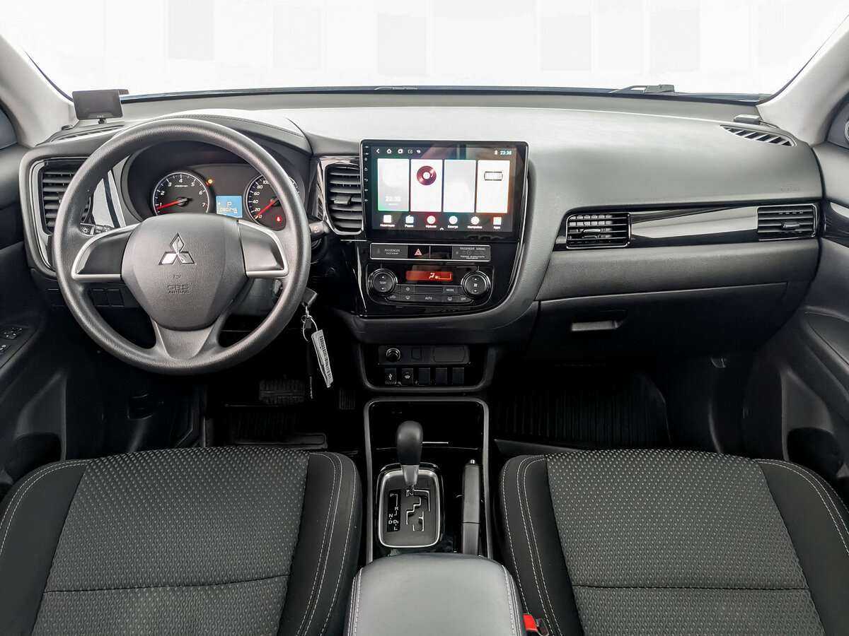 Купить Mitsubishi Outlander с пробегом. Фото: #11
