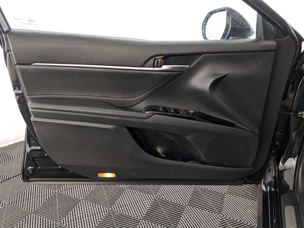 Купить Toyota Camry с пробегом. Фото: #14