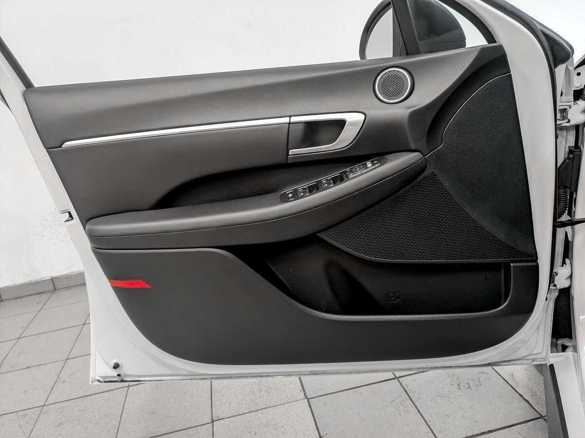 Купить Hyundai Sonata с пробегом. Фото: #14