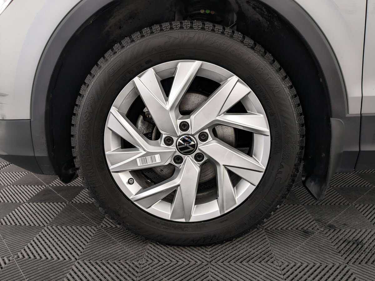 Купить Volkswagen Tiguan с пробегом. Фото: #11