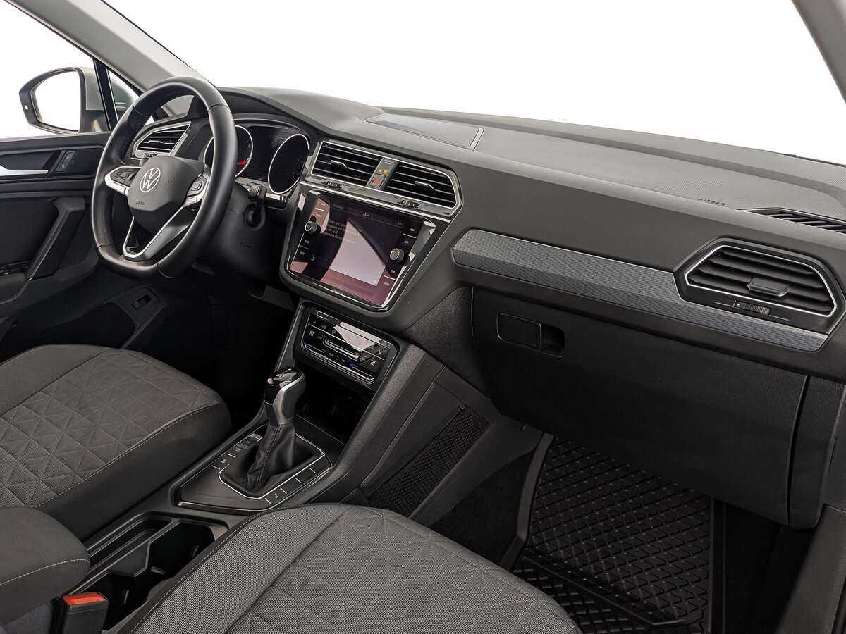 Купить Volkswagen Tiguan с пробегом. Фото: #12