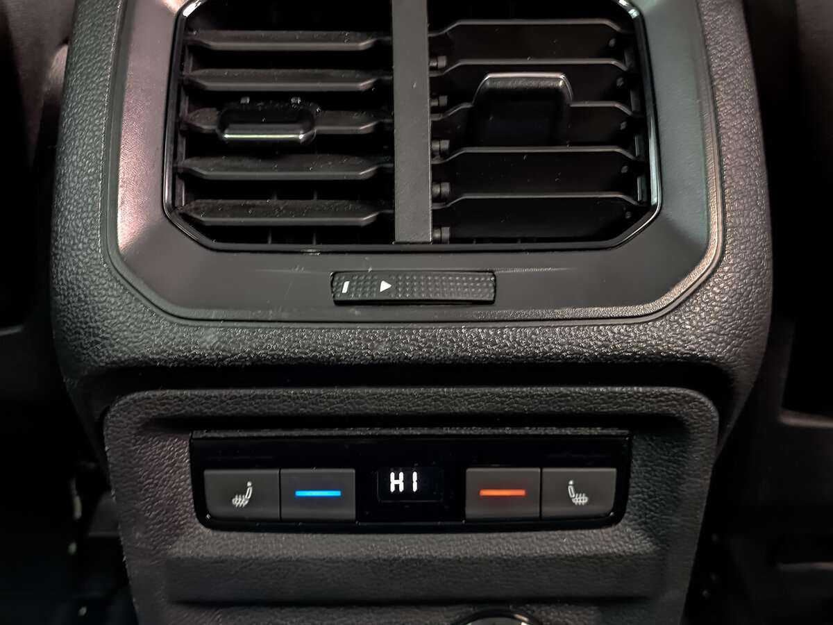 Купить Volkswagen Tiguan с пробегом. Фото: #25