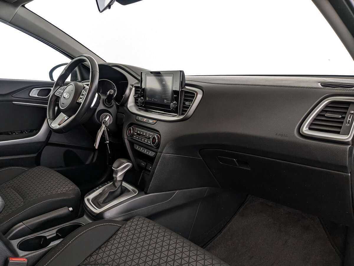 Купить Kia Ceed с пробегом. Фото: #8