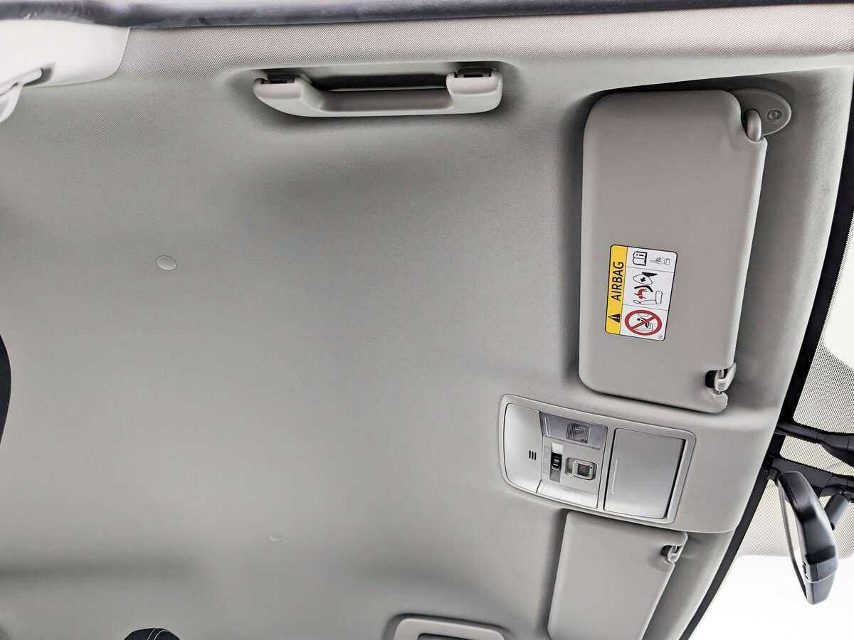 Купить Toyota RAV4 с пробегом. Фото: #17