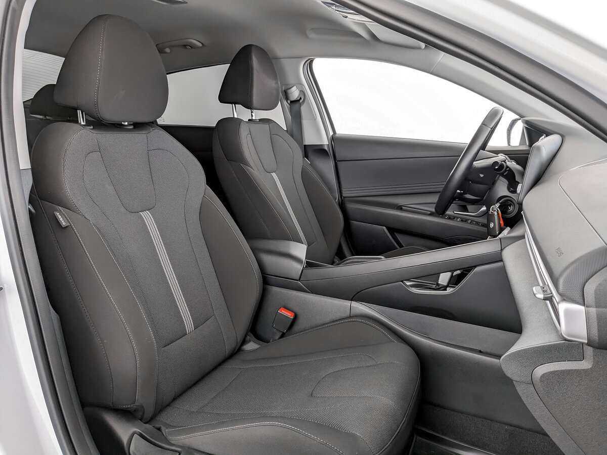 Купить Hyundai Elantra с пробегом. Фото: #22