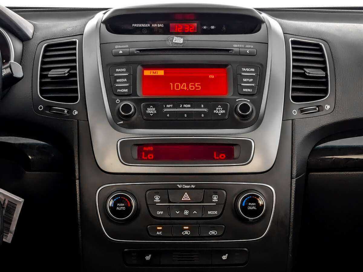 Купить Kia Sorento с пробегом. Фото: #12