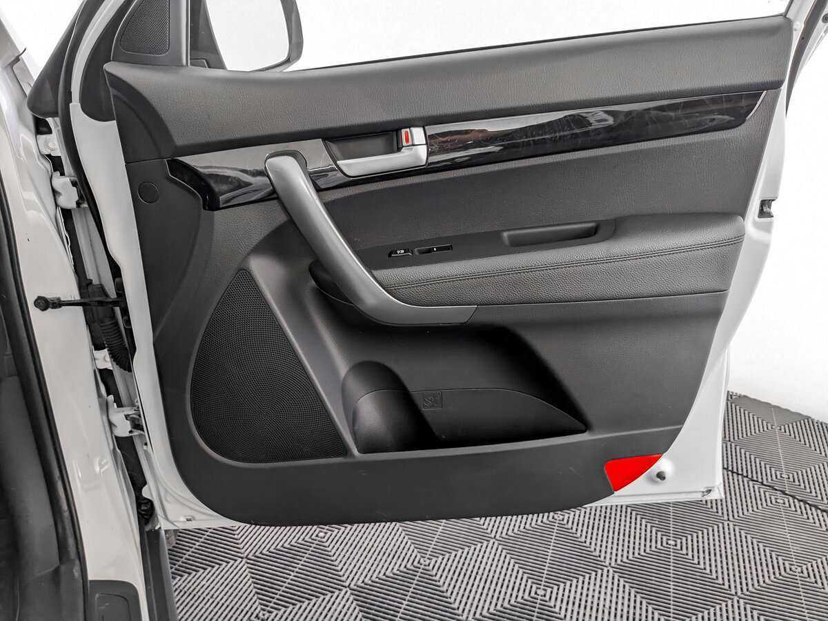 Купить Kia Sorento с пробегом. Фото: #17