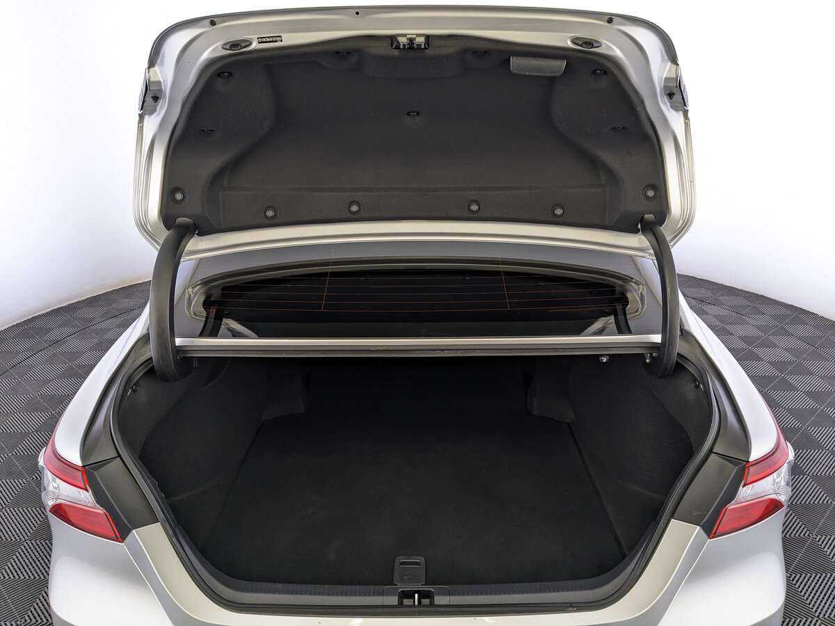 Купить Toyota Camry с пробегом. Фото: #9
