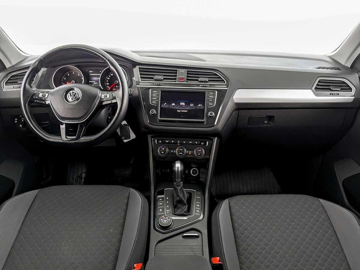 Купить Volkswagen Tiguan с пробегом. Фото: #11