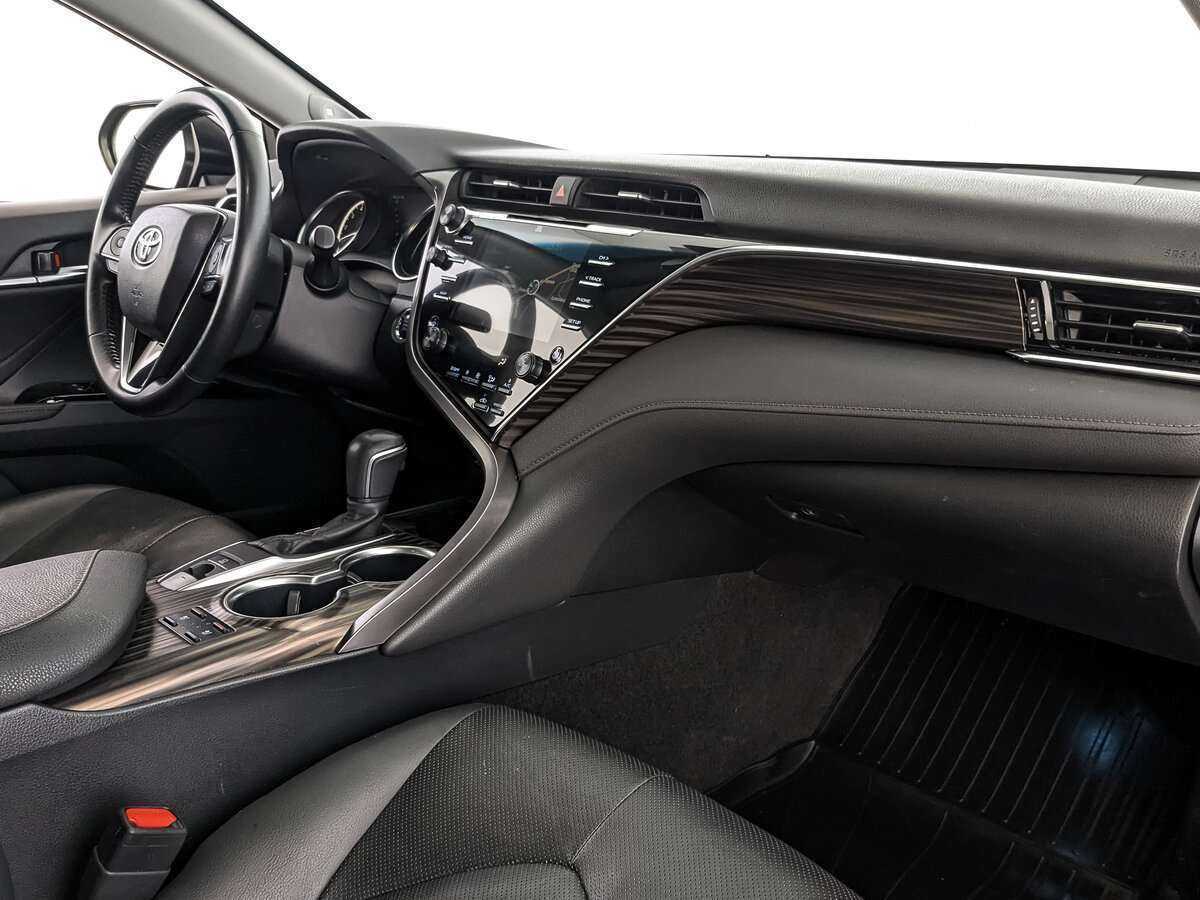 Купить Toyota Camry с пробегом. Фото: #9