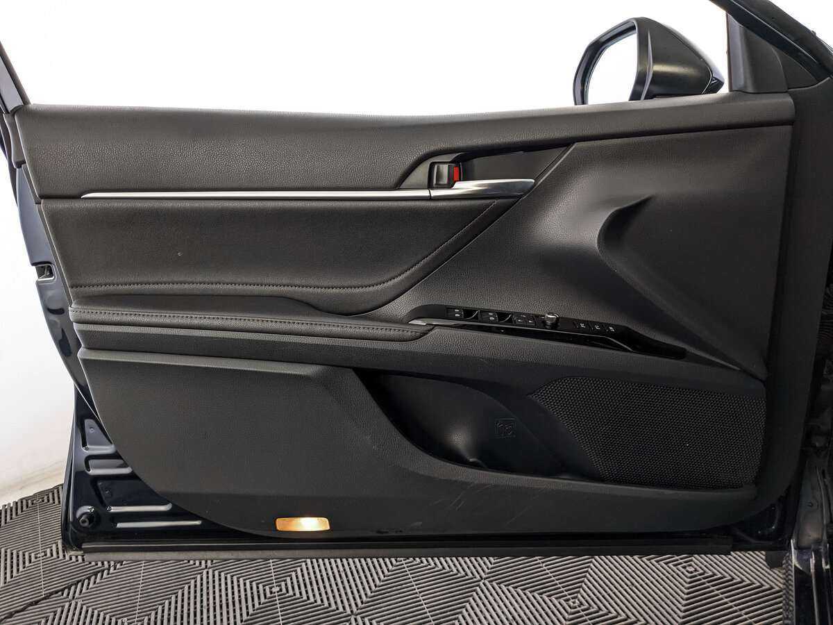 Купить Toyota Camry с пробегом. Фото: #14