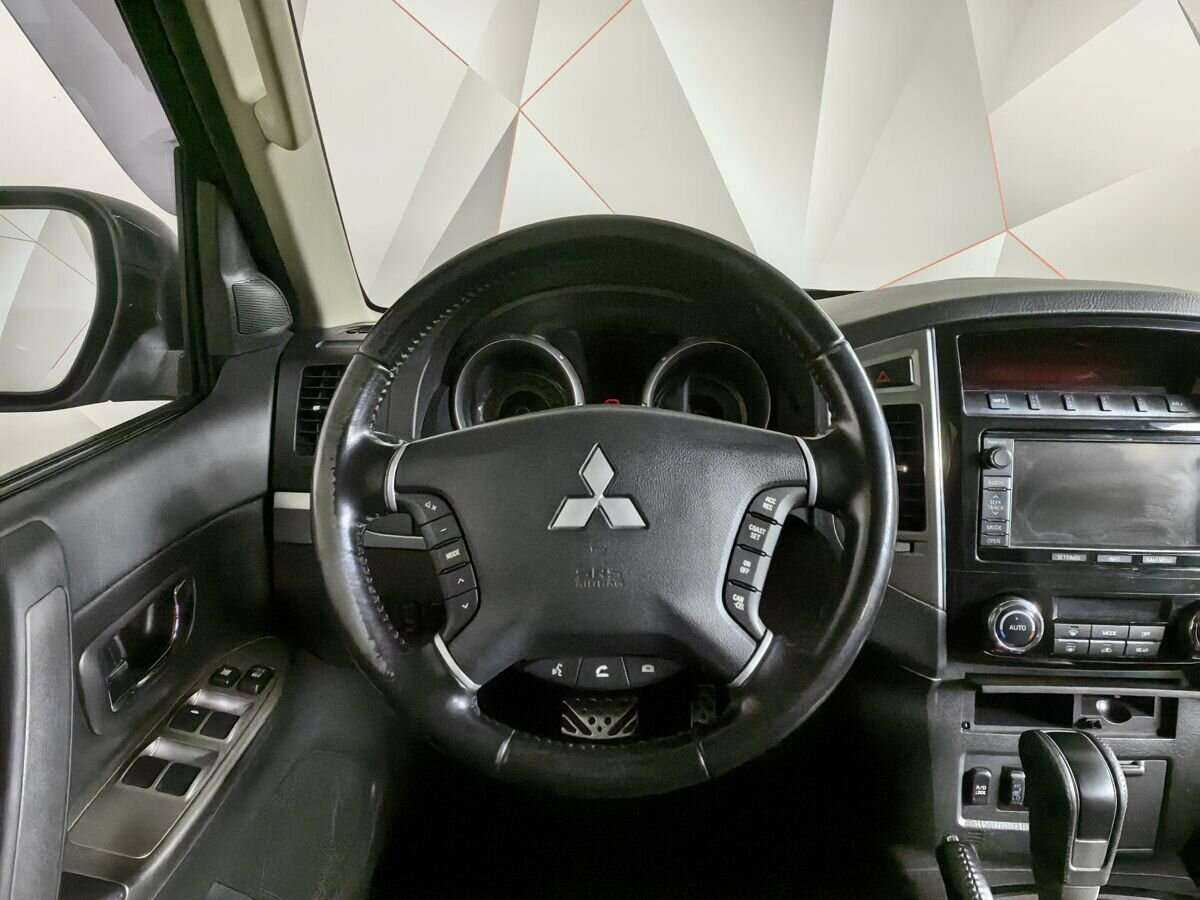 Купить Mitsubishi Pajero с пробегом. Фото: #14