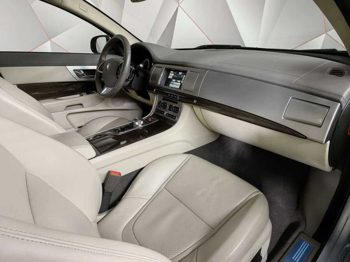 Купить Jaguar XF с пробегом. Фото: #8