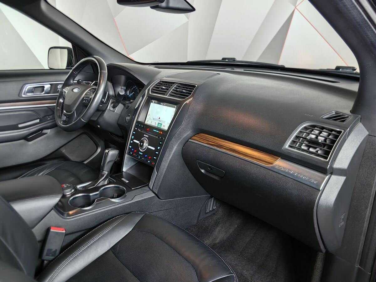 Купить Ford Explorer с пробегом. Фото: #8