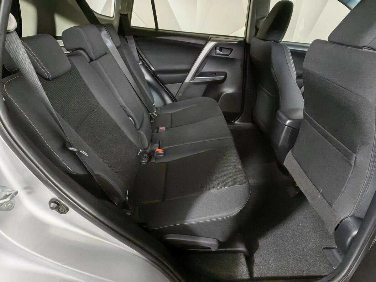 Купить Toyota RAV4 с пробегом. Фото: #10