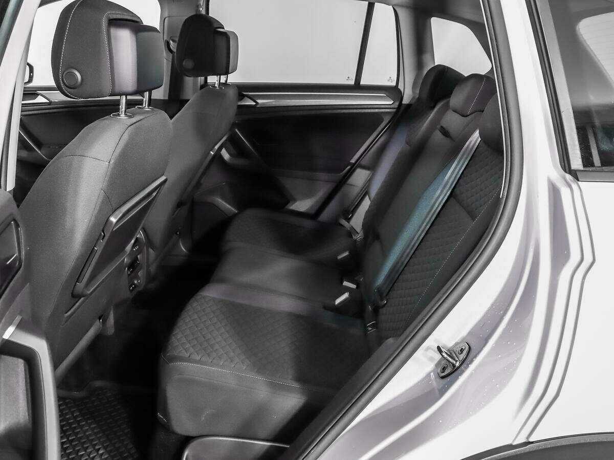 Купить Volkswagen Tiguan с пробегом. Фото: #9