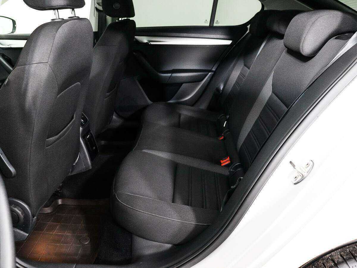 Купить Skoda Octavia с пробегом. Фото: #9