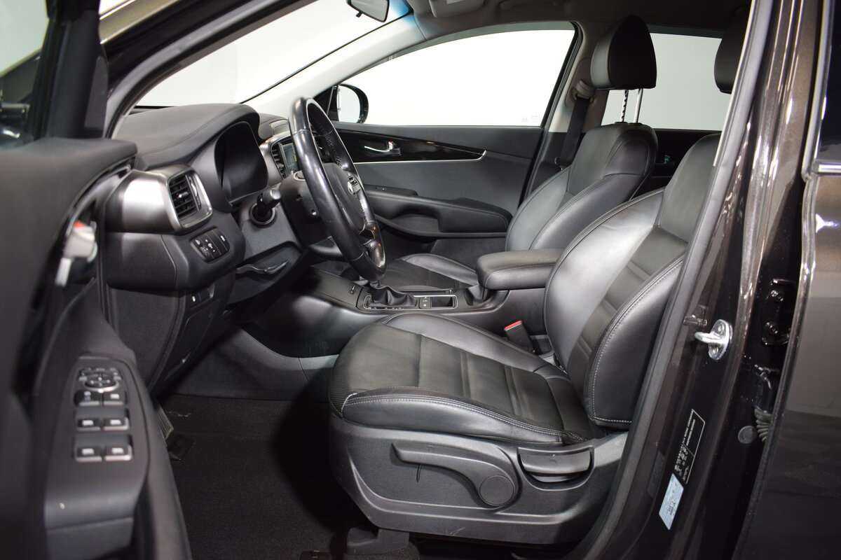Купить Kia Sorento с пробегом. Фото: #9
