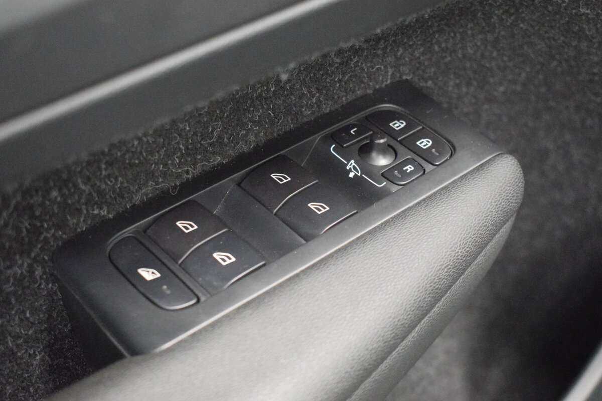 Купить Volvo XC40 с пробегом. Фото: #8