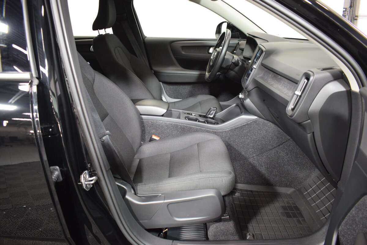 Купить Volvo XC40 с пробегом. Фото: #10
