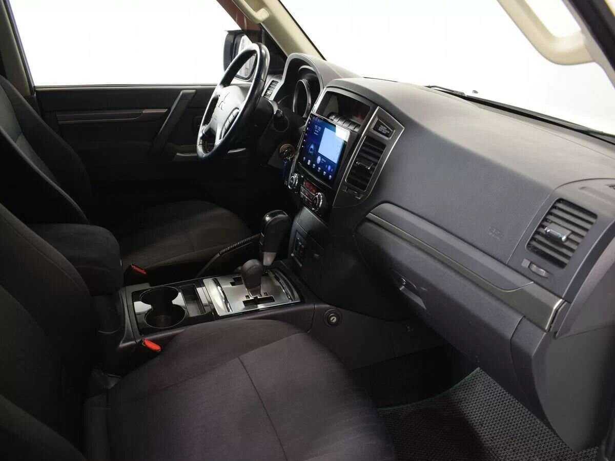 Купить Mitsubishi Pajero с пробегом. Фото: #6