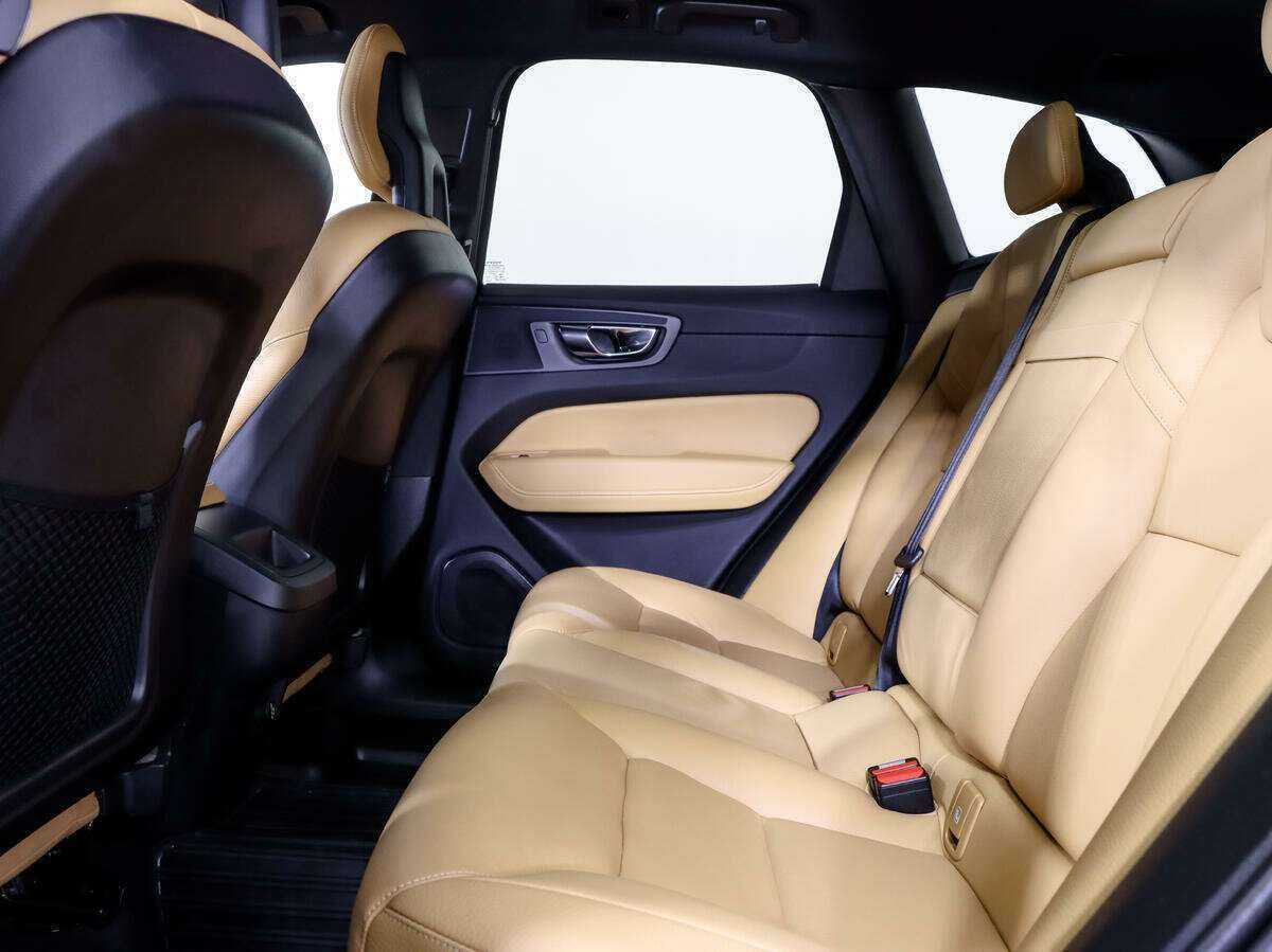 Купить Volvo XC60 с пробегом. Фото: #8