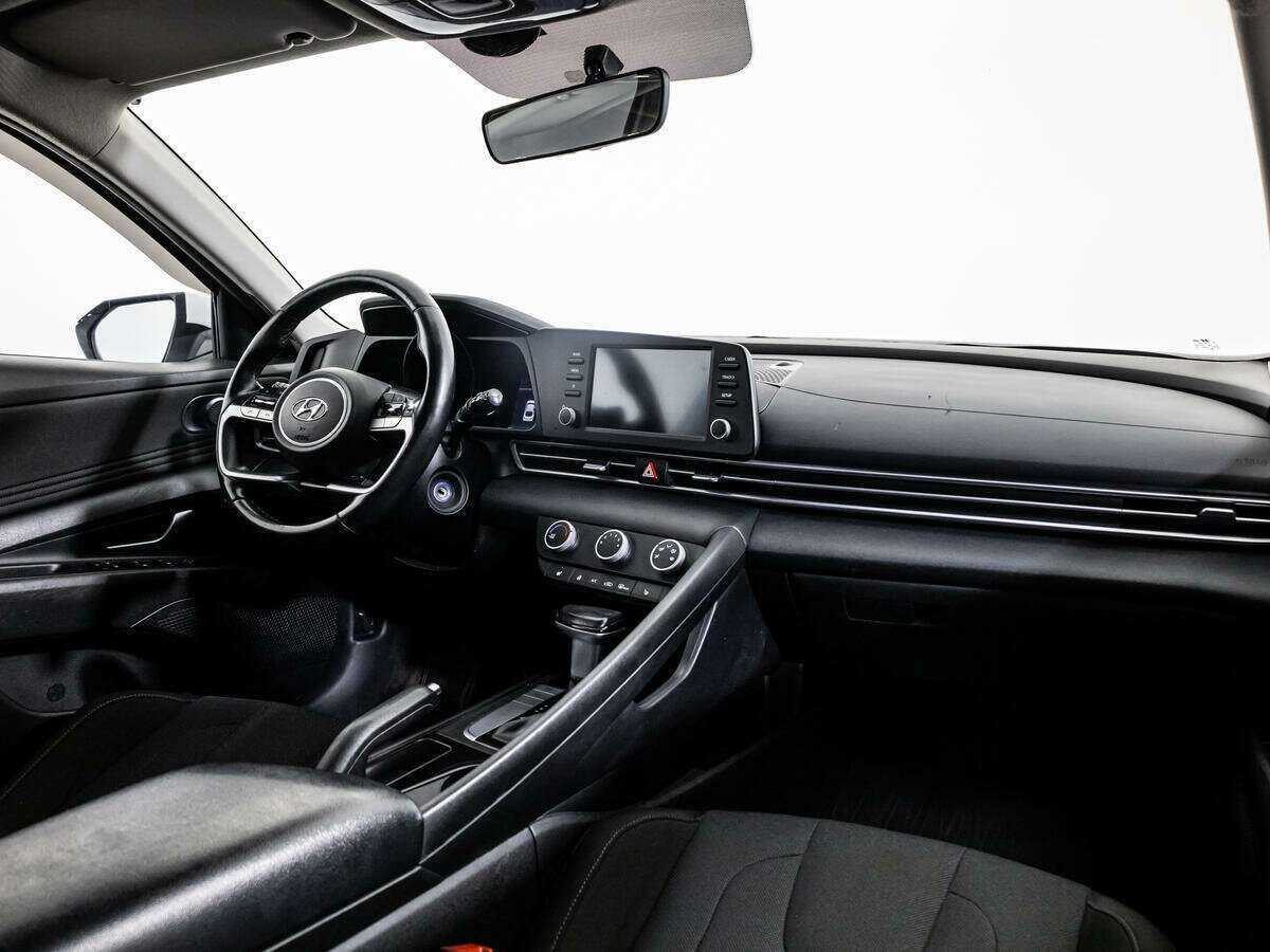 Купить Hyundai Elantra с пробегом. Фото: #6