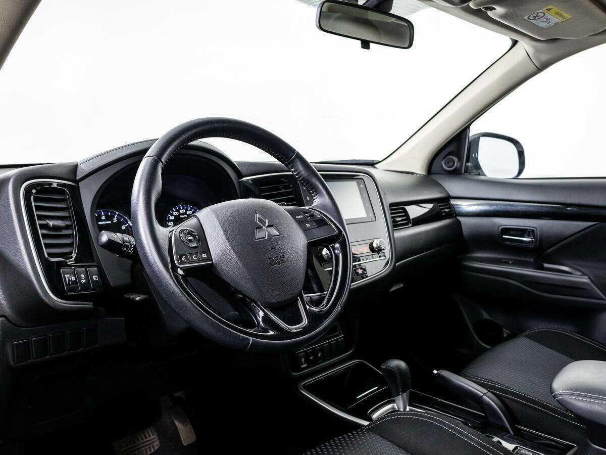 Купить Mitsubishi Outlander с пробегом. Фото: #9