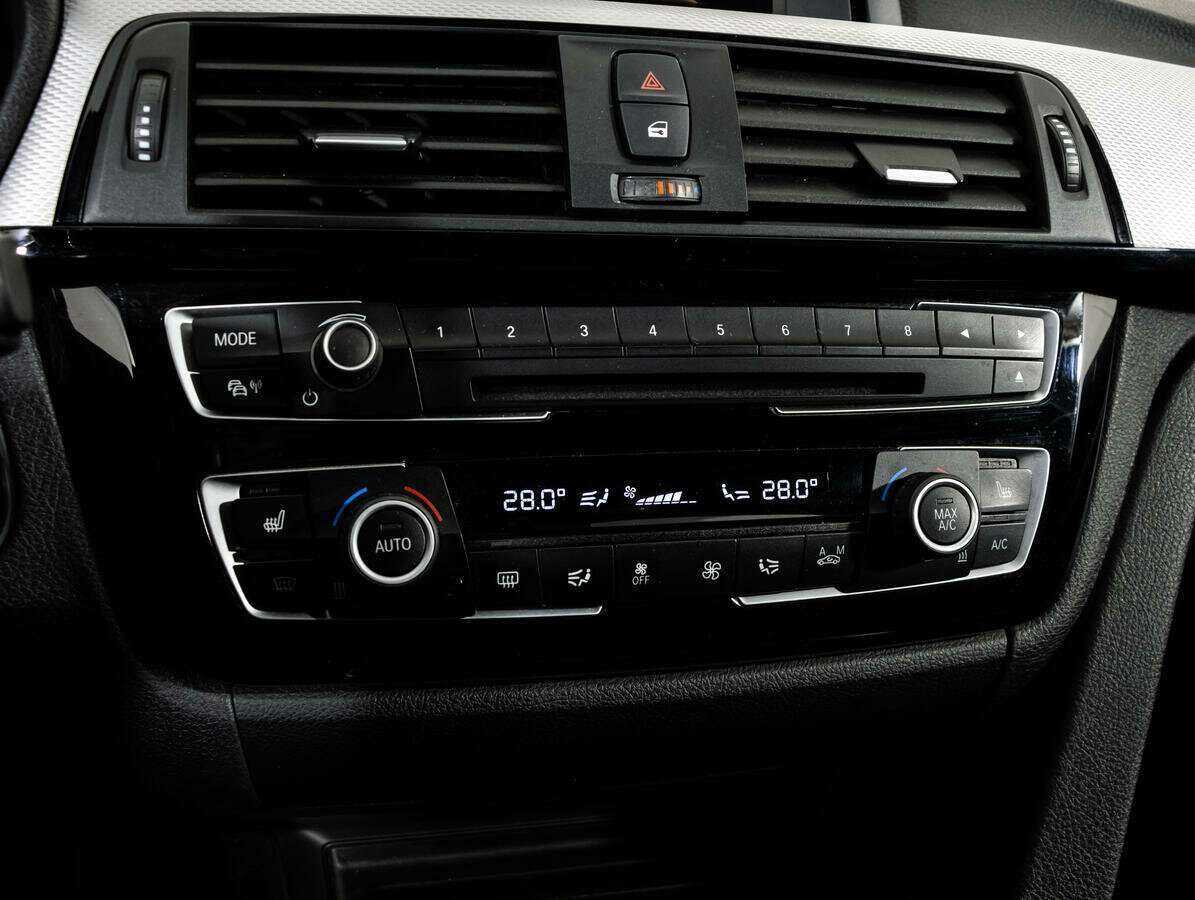 Купить BMW 3 серии с пробегом. Фото: #14