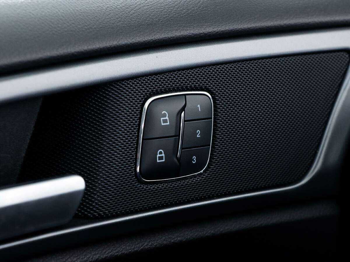 Купить Ford Mondeo с пробегом. Фото: #15