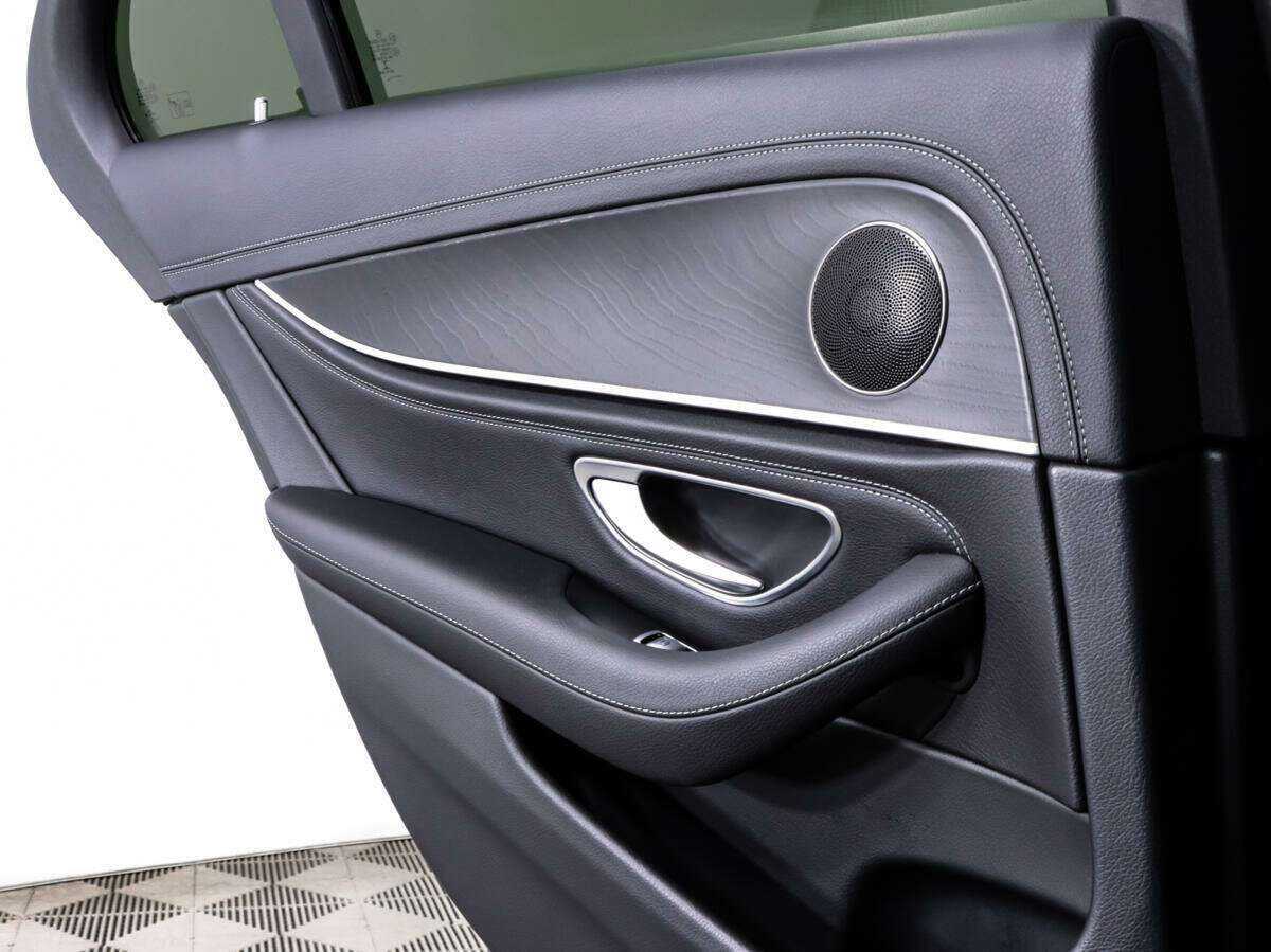 Купить Mercedes-Benz E-Класс с пробегом. Фото: #13